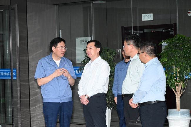 洛陽市發(fā)改委黨組書記、主任關(guān)宇飛一行到萬基控股集團調(diào)研